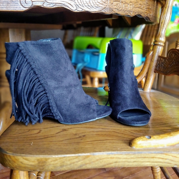 Coconuts By Matisse Fringe Booties - Picture 2 of 3